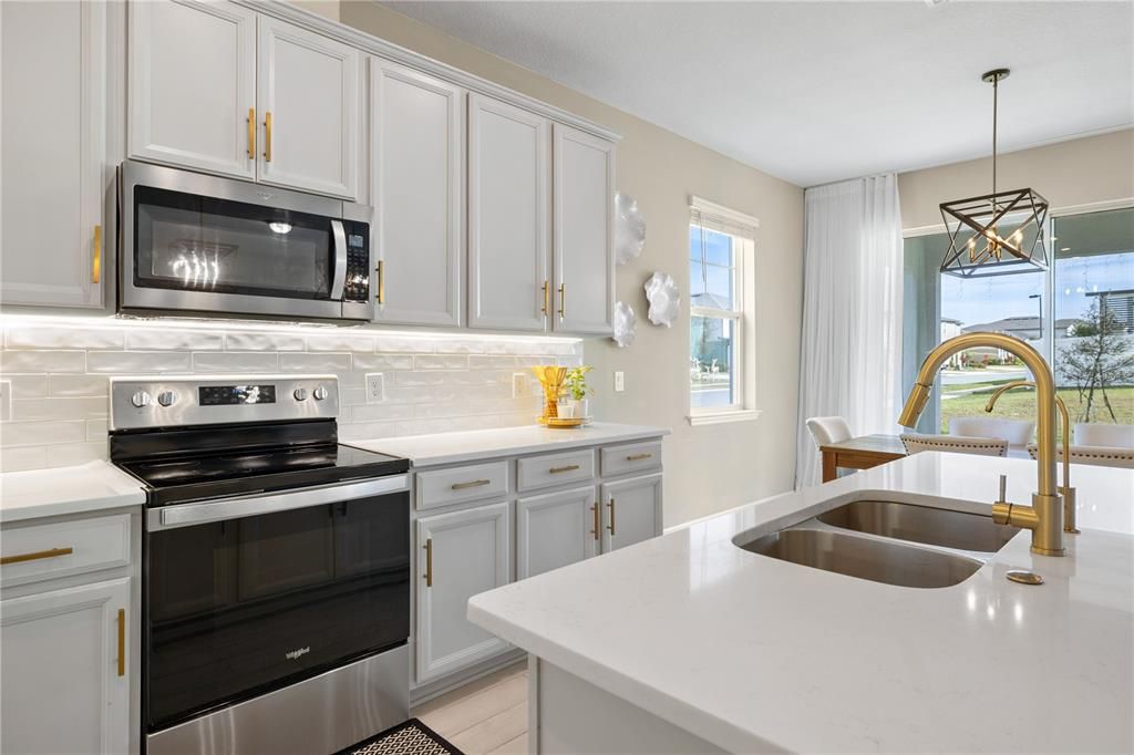 En Venta: $672,000 (5 camas, 4 baños, 3532 Pies cuadrados)