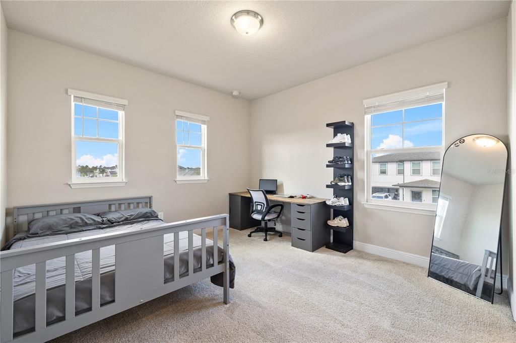 En Venta: $672,000 (5 camas, 4 baños, 3532 Pies cuadrados)