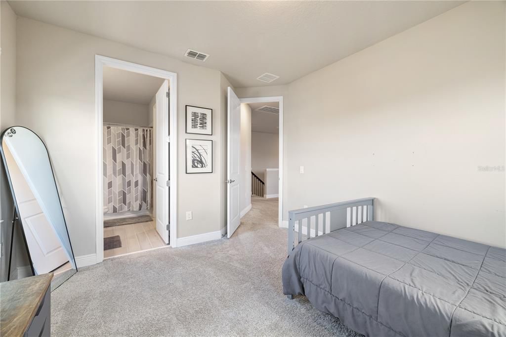 En Venta: $672,000 (5 camas, 4 baños, 3532 Pies cuadrados)