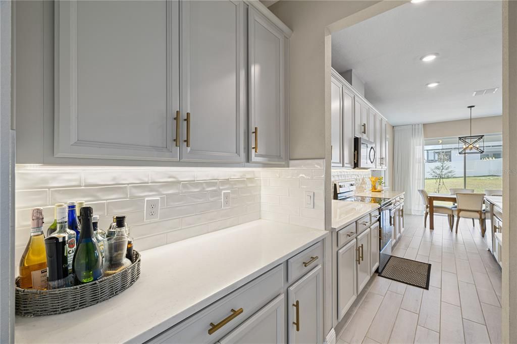 En Venta: $672,000 (5 camas, 4 baños, 3532 Pies cuadrados)