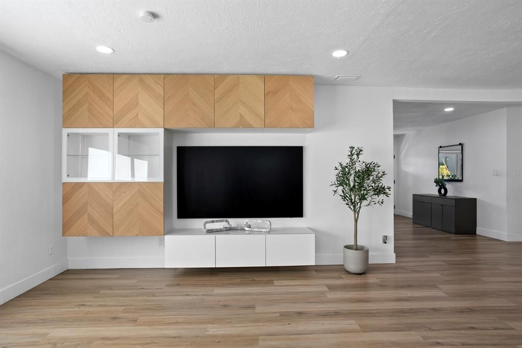 待售: $919,000 (4 贝兹, 2 浴室, 2059 平方英尺)