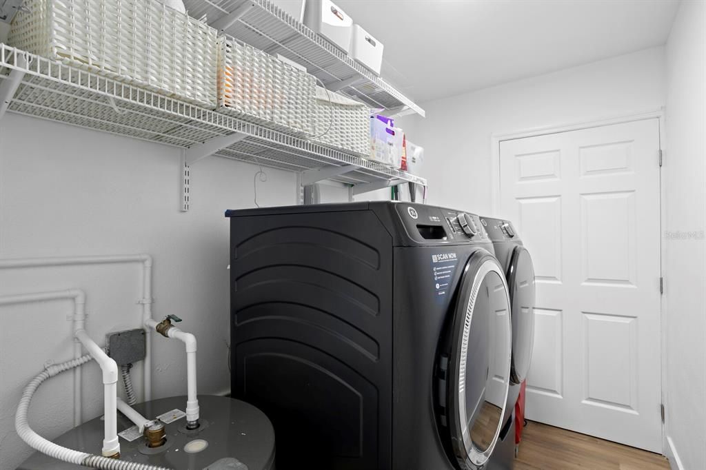 待售: $919,000 (4 贝兹, 2 浴室, 2059 平方英尺)