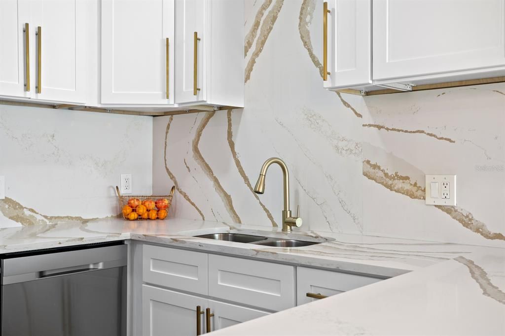 待售: $919,000 (4 贝兹, 2 浴室, 2059 平方英尺)