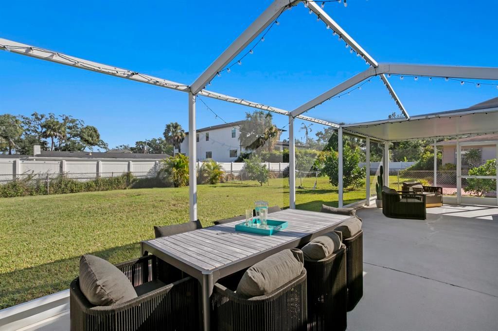 待售: $919,000 (4 贝兹, 2 浴室, 2059 平方英尺)