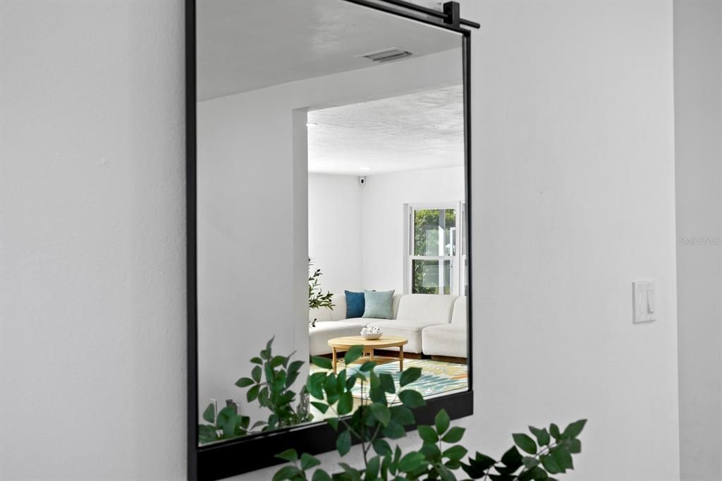 待售: $919,000 (4 贝兹, 2 浴室, 2059 平方英尺)