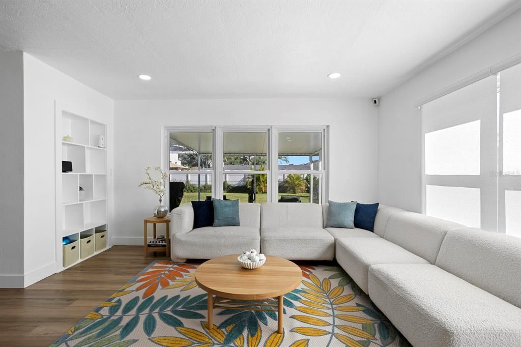 待售: $919,000 (4 贝兹, 2 浴室, 2059 平方英尺)