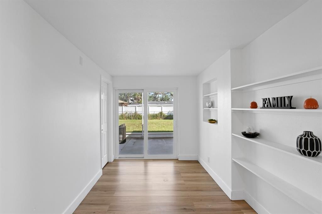 待售: $919,000 (4 贝兹, 2 浴室, 2059 平方英尺)