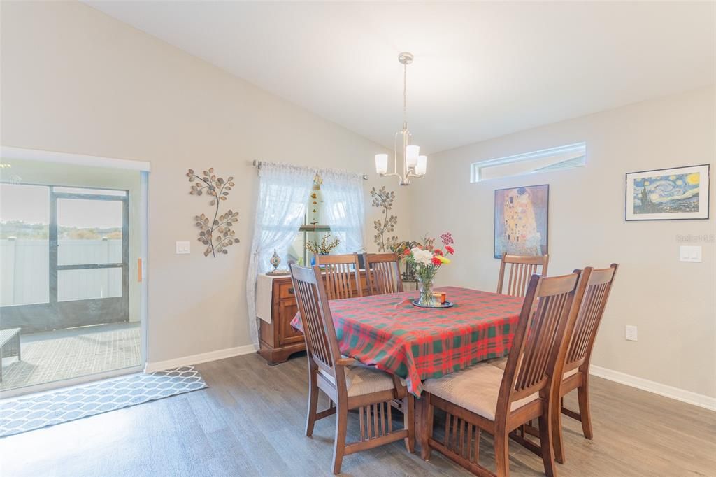 待售: $339,990 (4 贝兹, 2 浴室, 2004 平方英尺)