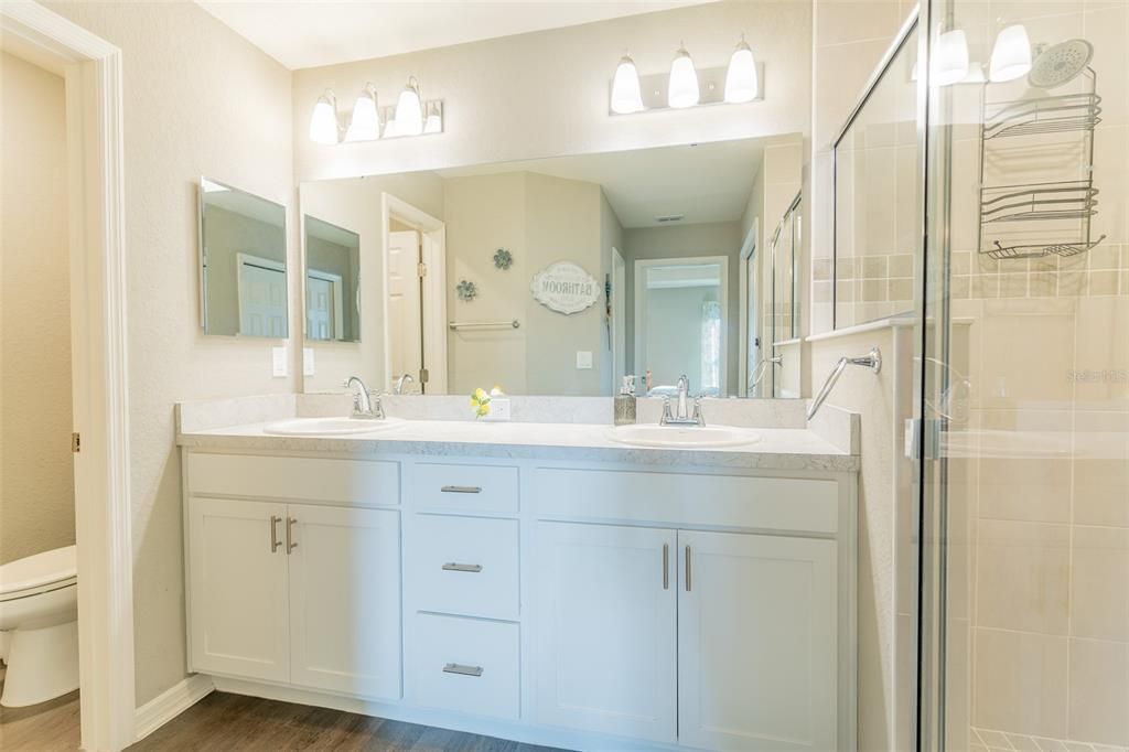 待售: $339,990 (4 贝兹, 2 浴室, 2004 平方英尺)