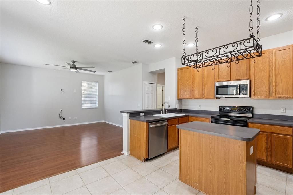 For Sale: $495,000 (4 beds, 2 baths, 1950 Square Feet)