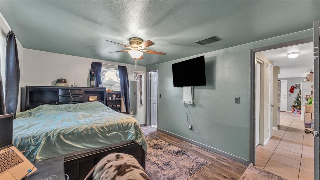 For Sale: $315,000 (4 beds, 2 baths, 1440 Square Feet)