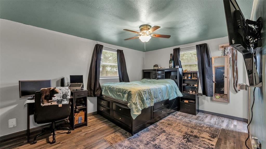 For Sale: $315,000 (4 beds, 2 baths, 1440 Square Feet)