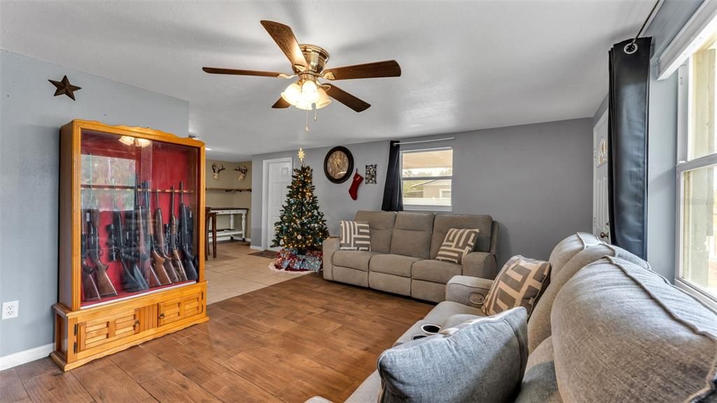 For Sale: $315,000 (4 beds, 2 baths, 1440 Square Feet)