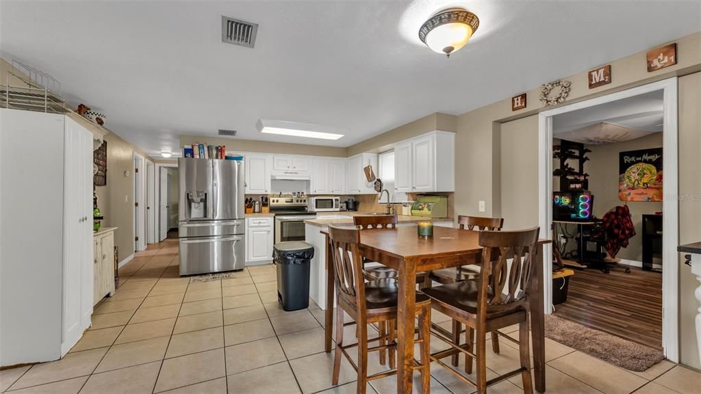 For Sale: $315,000 (4 beds, 2 baths, 1440 Square Feet)