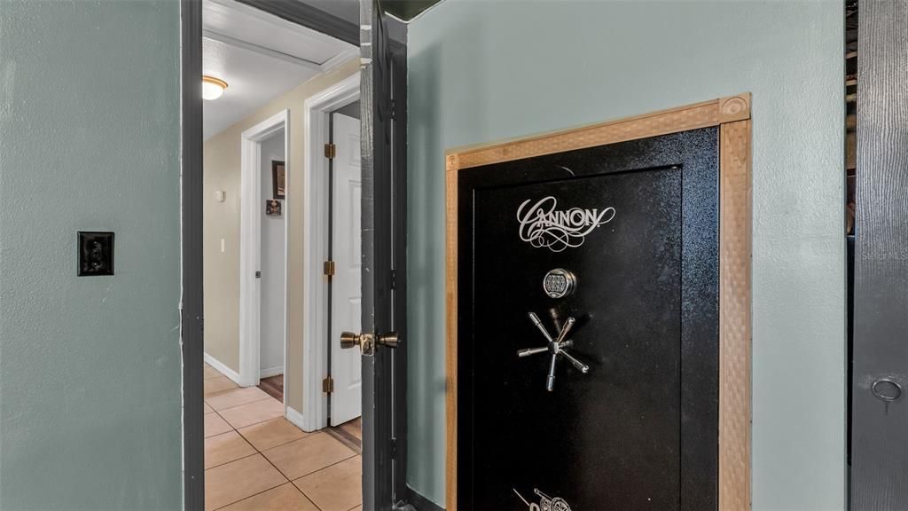 For Sale: $315,000 (4 beds, 2 baths, 1440 Square Feet)