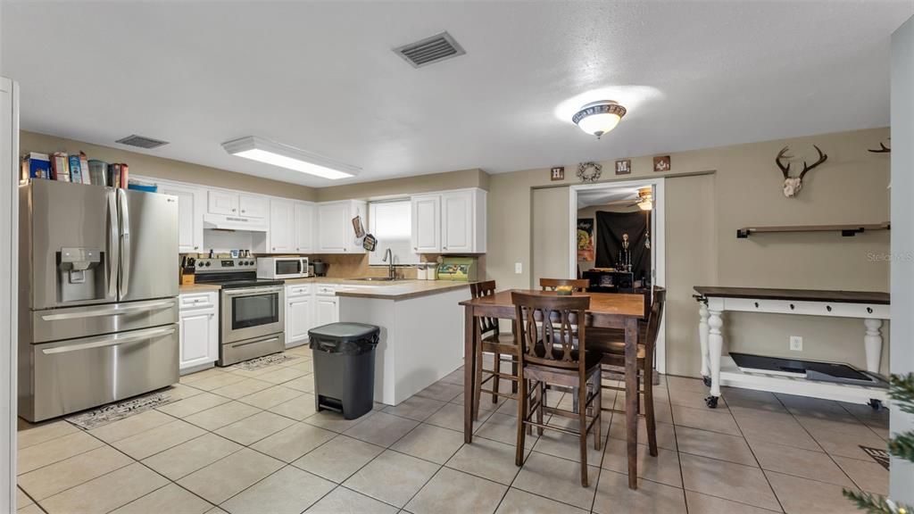 For Sale: $315,000 (4 beds, 2 baths, 1440 Square Feet)
