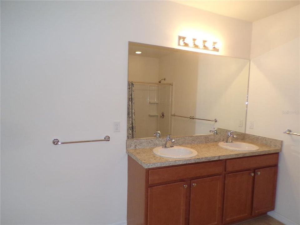 出租: $1,999 (3 贝兹, 2 浴室, 1690 平方英尺)