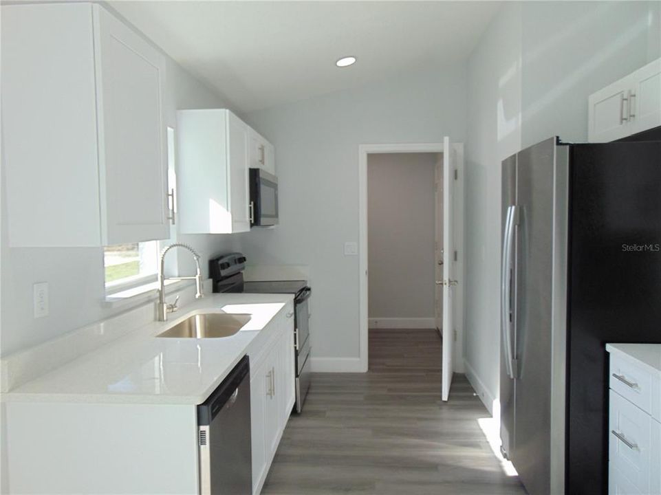 For Rent: $1,650 (3 beds, 2 baths, 1127 Square Feet)