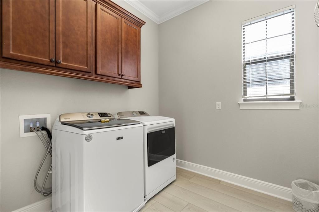 For Sale: $1,249,000 (5 beds, 5 baths, 3530 Square Feet)