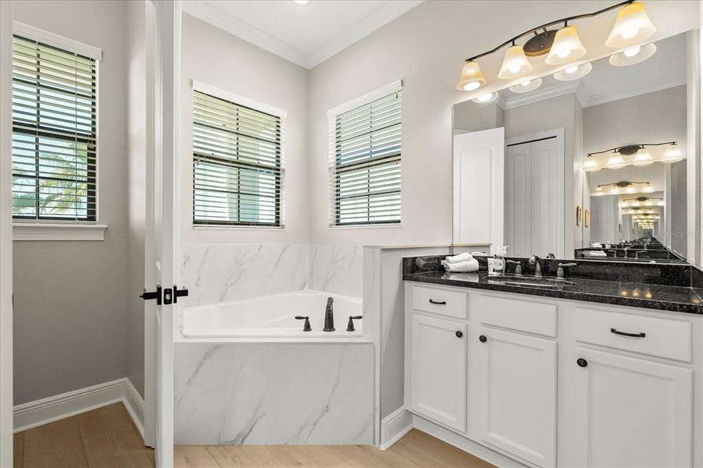 For Sale: $1,249,000 (5 beds, 5 baths, 3530 Square Feet)