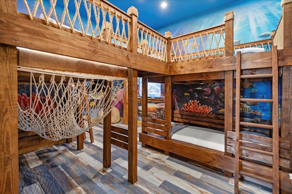 For Sale: $1,249,000 (5 beds, 5 baths, 3530 Square Feet)