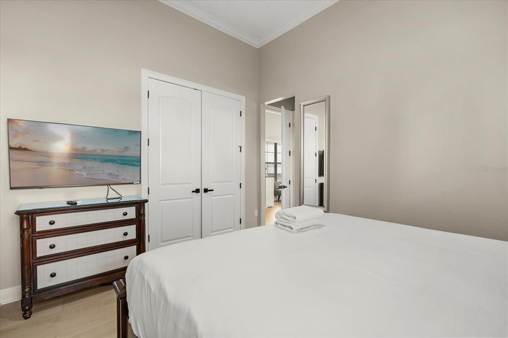 For Sale: $1,249,000 (5 beds, 5 baths, 3530 Square Feet)