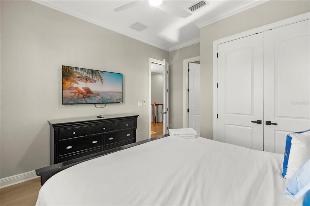 For Sale: $1,249,000 (5 beds, 5 baths, 3530 Square Feet)