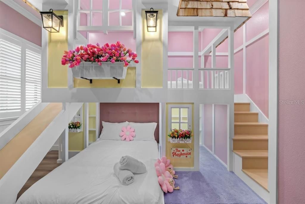 For Sale: $1,249,000 (5 beds, 5 baths, 3530 Square Feet)