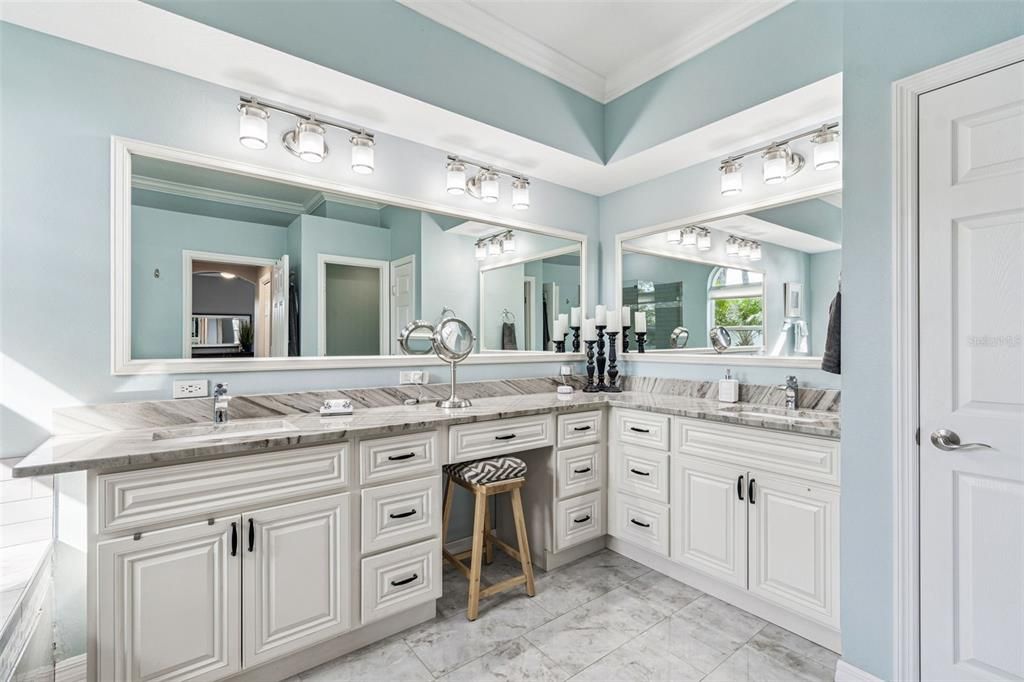 На продажу: $650,000 (4 спален, 3 ванн, 2687 Квадратных фут)