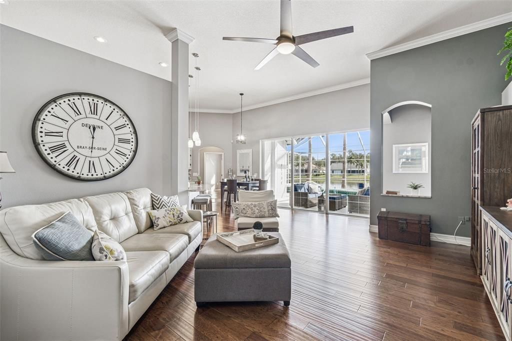 На продажу: $650,000 (4 спален, 3 ванн, 2687 Квадратных фут)