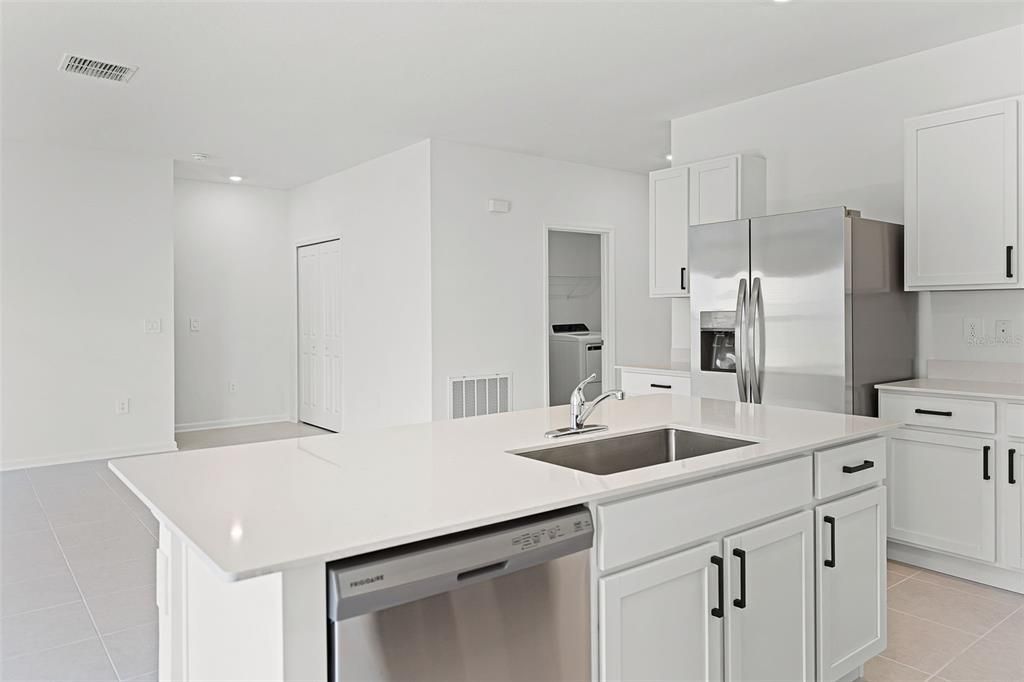 For Rent: $2,098 (4 beds, 2 baths, 1824 Square Feet)