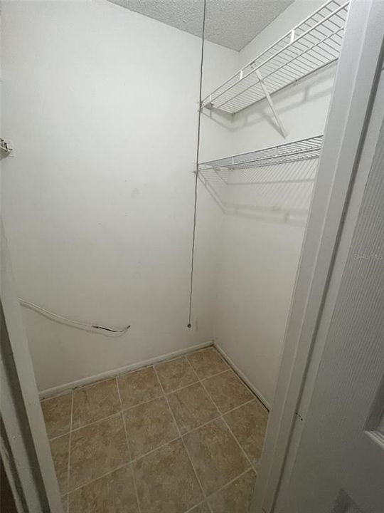 待售: $135,000 (2 贝兹, 2 浴室, 992 平方英尺)