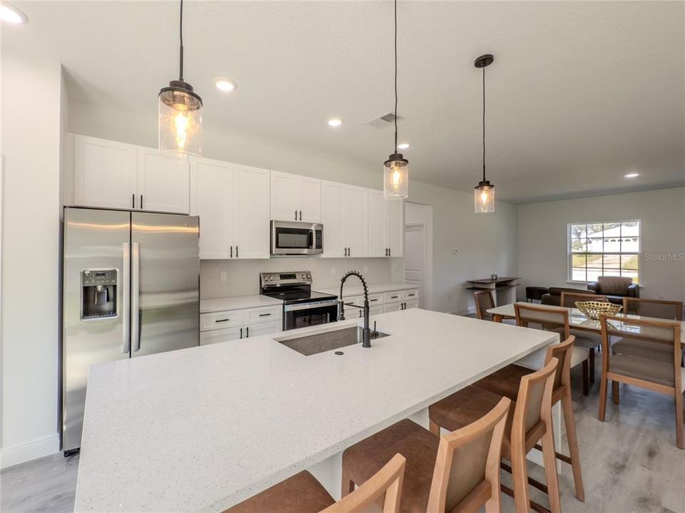 En Renta: $2,100 (3 camas, 2 baños, 1778 Pies cuadrados)