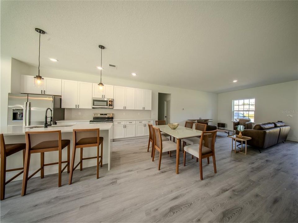 En Renta: $2,100 (3 camas, 2 baños, 1778 Pies cuadrados)