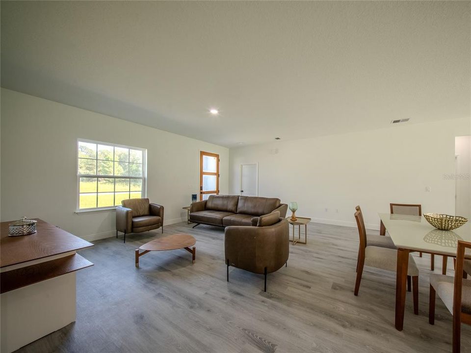 En Renta: $2,100 (3 camas, 2 baños, 1778 Pies cuadrados)