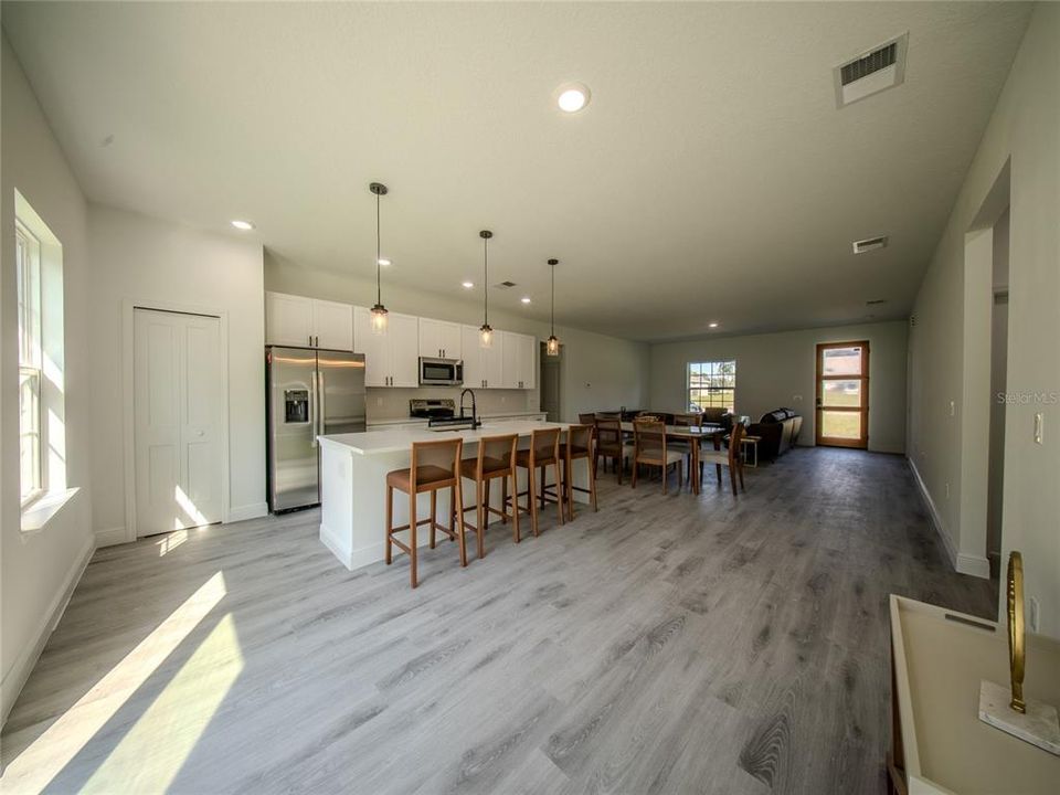 En Renta: $2,100 (3 camas, 2 baños, 1778 Pies cuadrados)