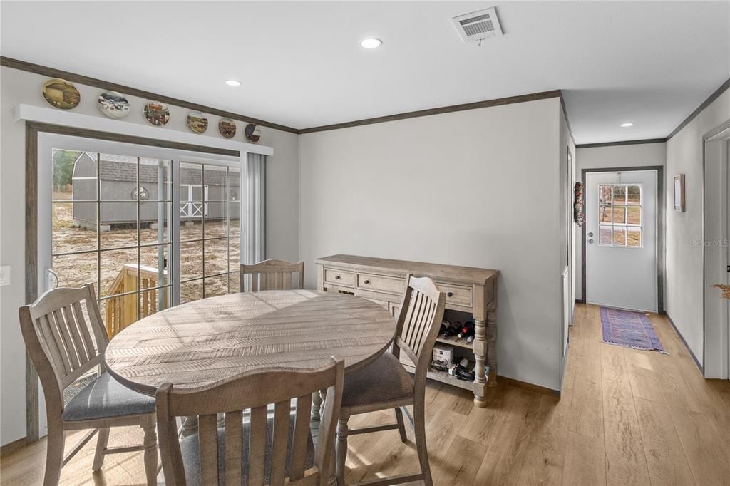 For Sale: $248,000 (3 beds, 2 baths, 1493 Square Feet)