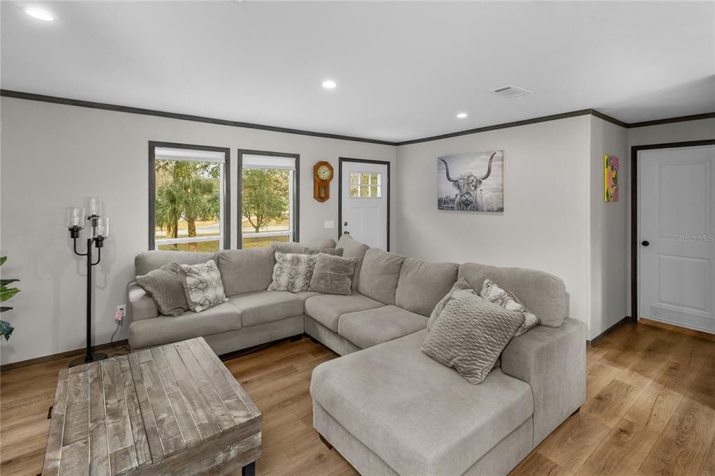 For Sale: $248,000 (3 beds, 2 baths, 1493 Square Feet)