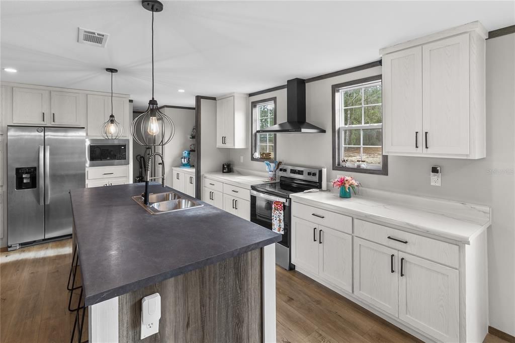 For Sale: $248,000 (3 beds, 2 baths, 1493 Square Feet)