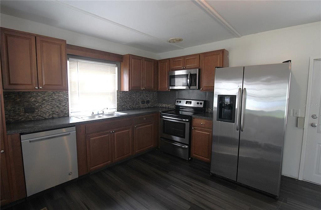 В аренду: $1,450 (3 спален, 2 ванн, 882 Квадратных фут)