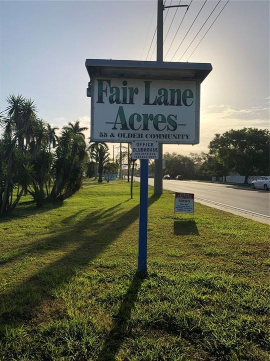 Active With Contract: $1,275 (3 beds, 2 baths, 882 Square Feet)