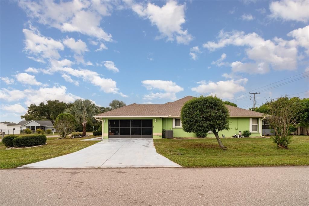 For Sale: $374,999 (3 beds, 3 baths, 2296 Square Feet)