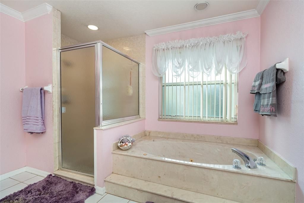 For Sale: $374,999 (3 beds, 3 baths, 2296 Square Feet)