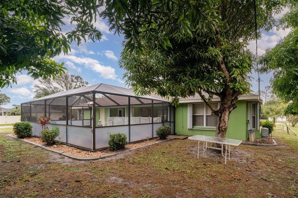 For Sale: $374,999 (3 beds, 3 baths, 2296 Square Feet)