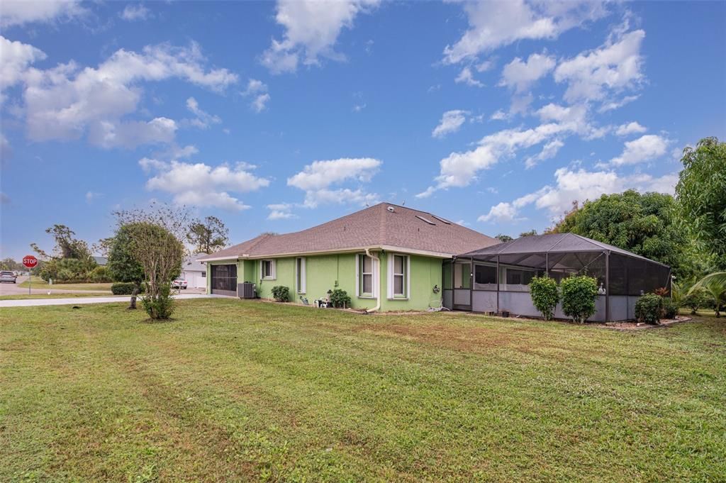 For Sale: $374,999 (3 beds, 3 baths, 2296 Square Feet)