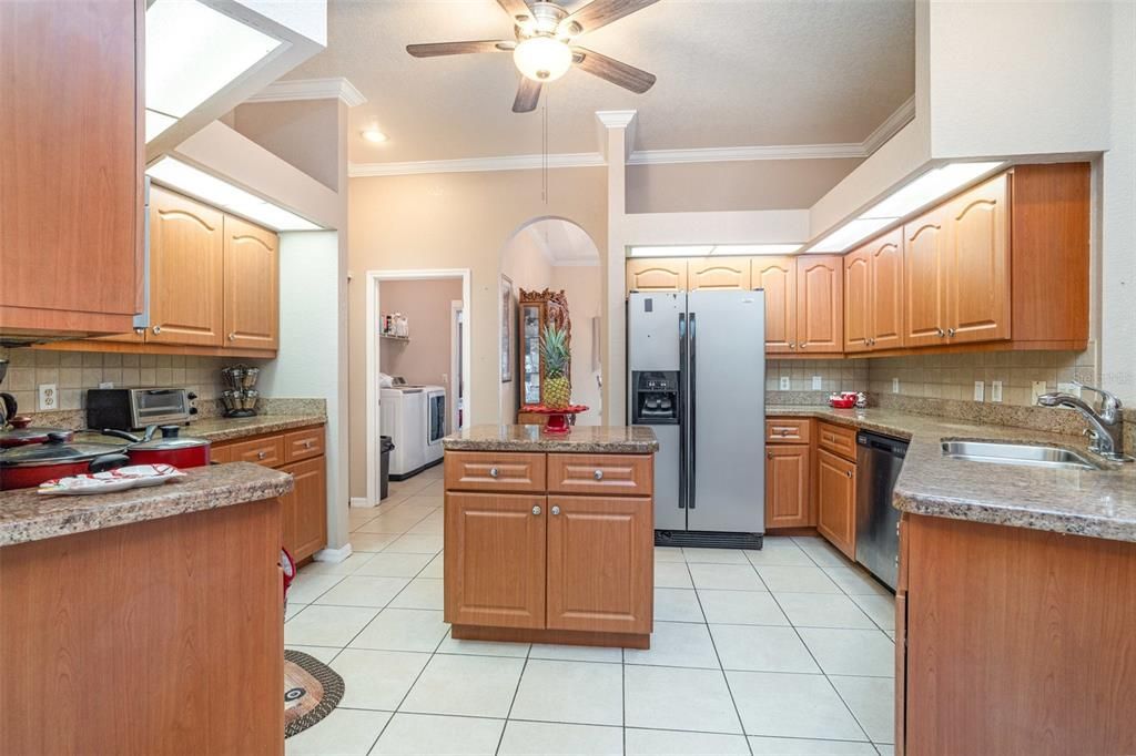 For Sale: $374,999 (3 beds, 3 baths, 2296 Square Feet)