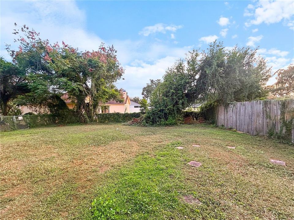 待售: $390,000 (5 贝兹, 2 浴室, 2031 平方英尺)