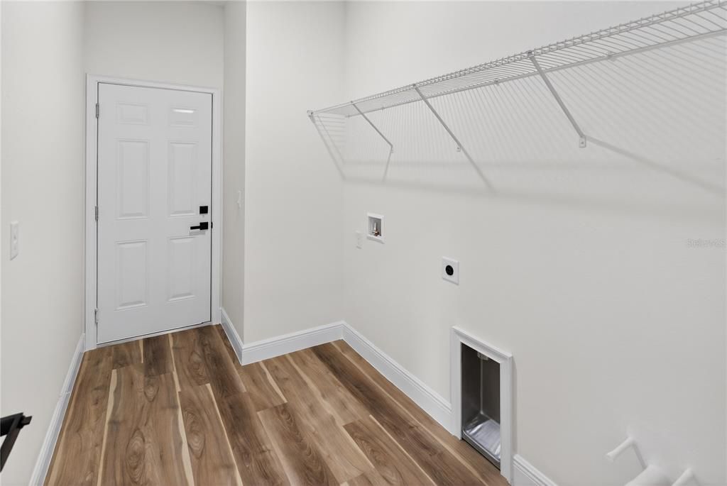 В аренду: $2,100 (4 спален, 2 ванн, 1555 Квадратных фут)