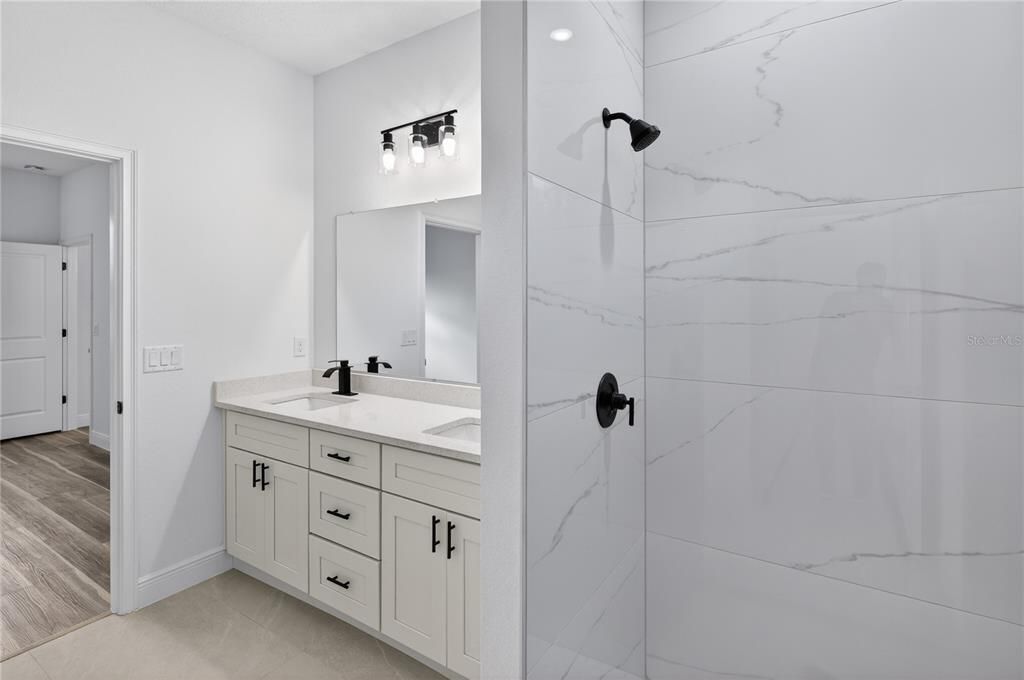 В аренду: $2,100 (4 спален, 2 ванн, 1555 Квадратных фут)