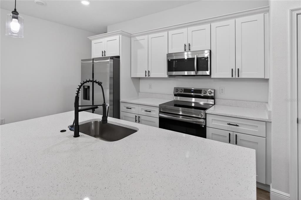 В аренду: $2,100 (4 спален, 2 ванн, 1555 Квадратных фут)